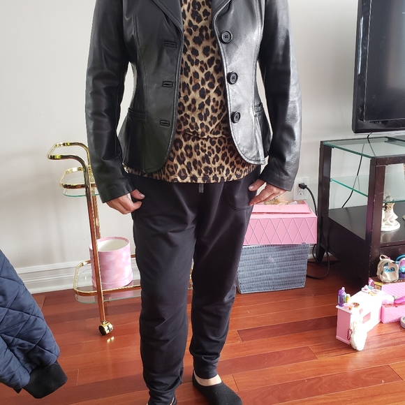 Womens Danier Leather Jacket - Picture 6 of 7